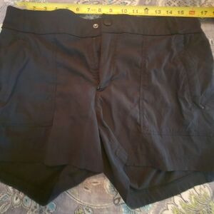 Athleta Black Cargo Shorts Lightweight Mid-Thigh Size 12
